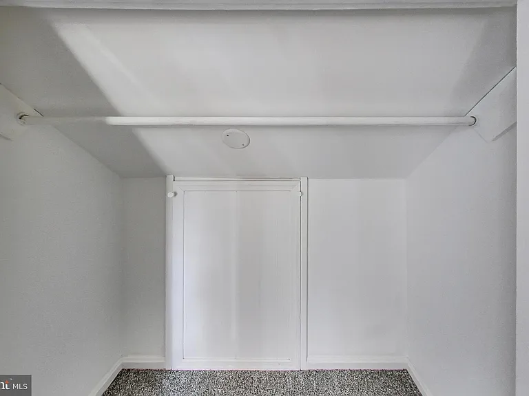6641 Barrett Rd — Photo 35