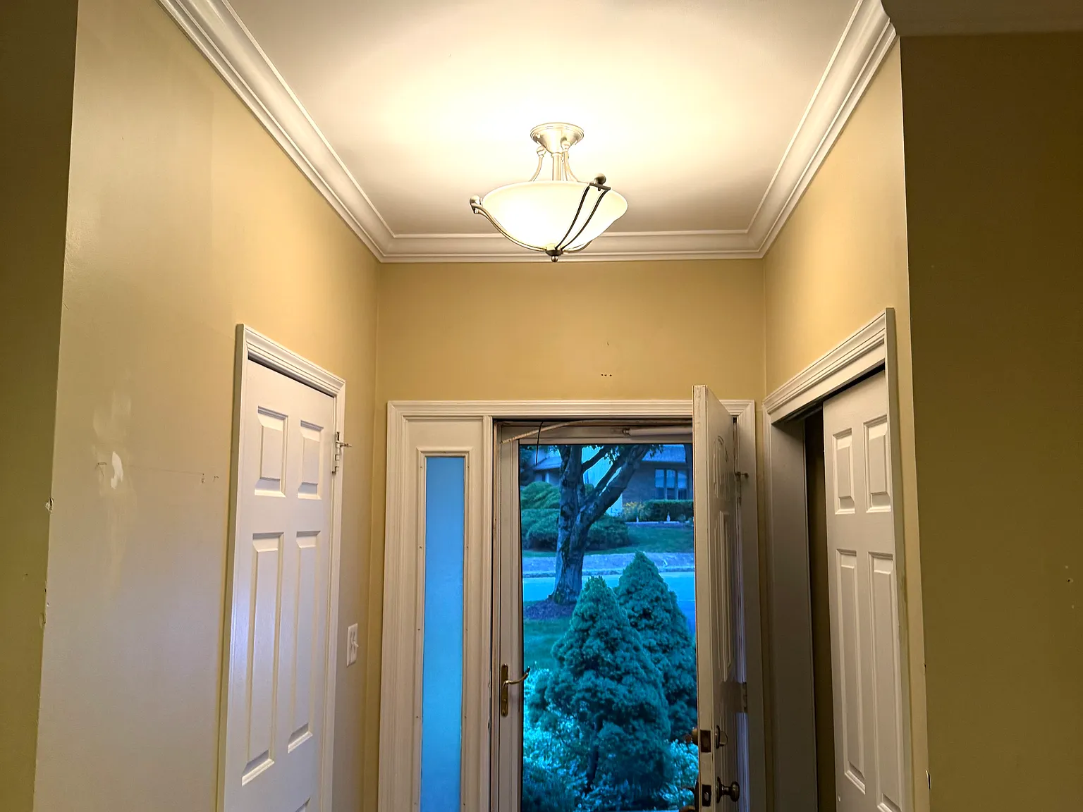 3 bed, 1996 sqft, $4,400 — Photo 1