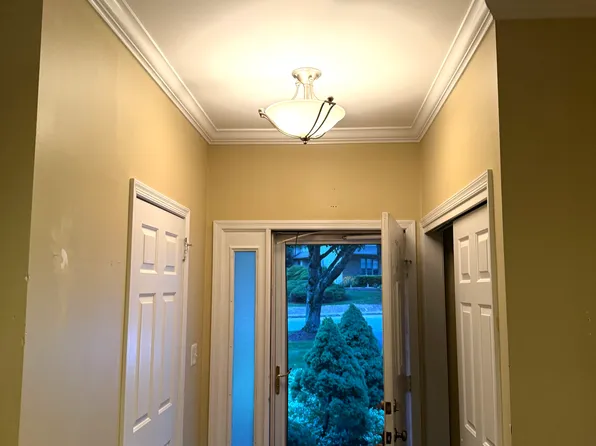 285 Vista View Dr, Mahwah, NJ 07430