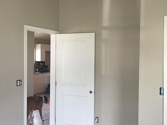 4th image of 211 Sycamore Ave