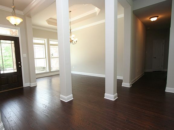 3rd image of 24886 Knollwood Dr