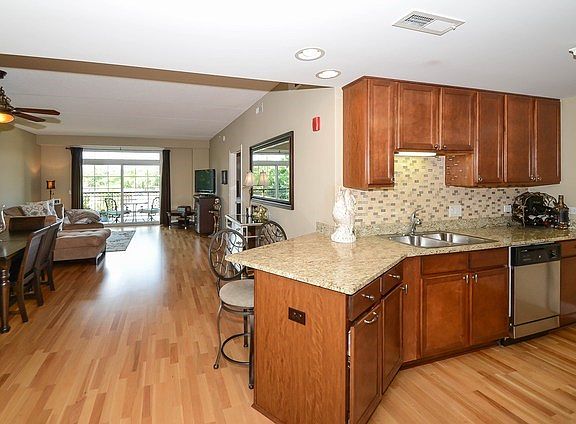 5th image of 50 S Greeley St APT 308