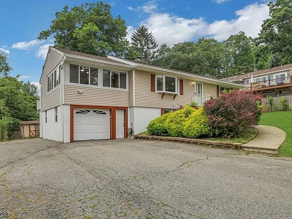 2nd image of 406 High Crest Dr