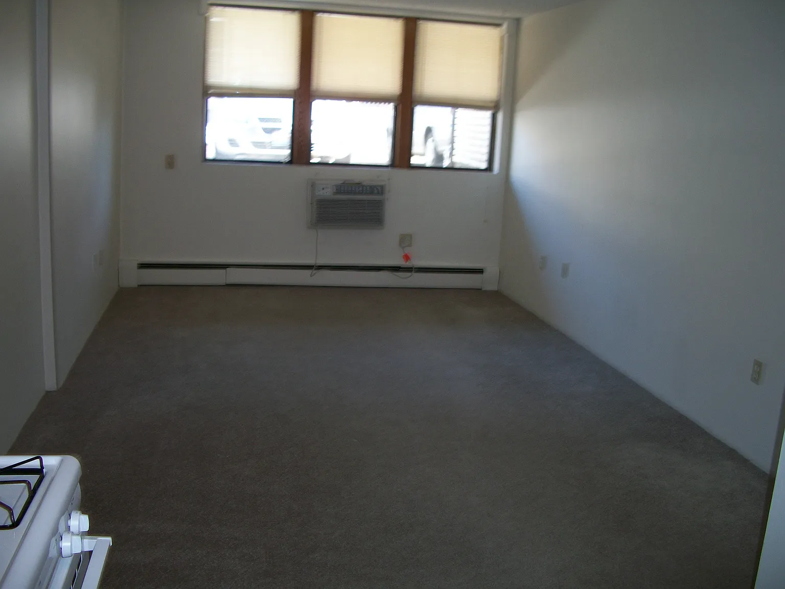 1 bed, 450 sqft, $849 — Photo 4