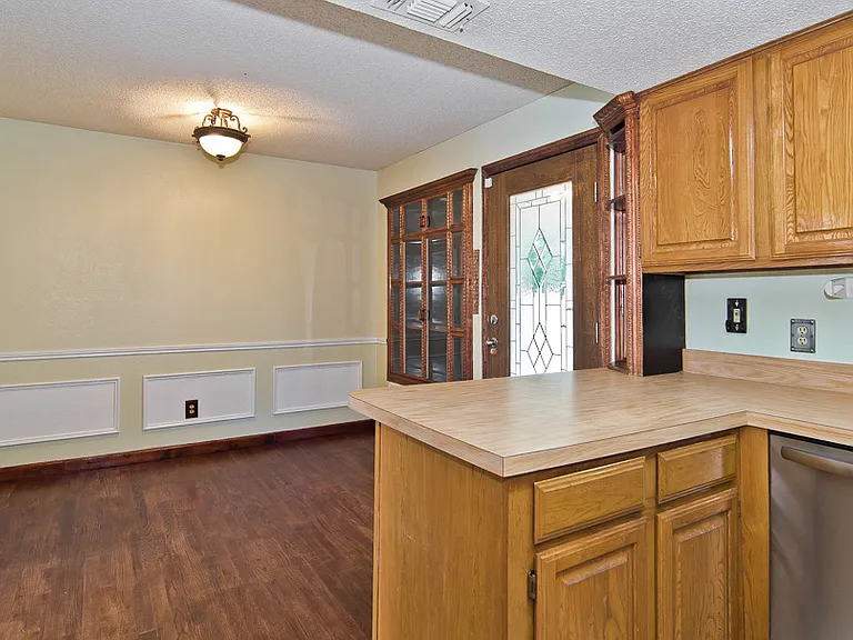 6014 Parkmeadow Dr — Photo 8