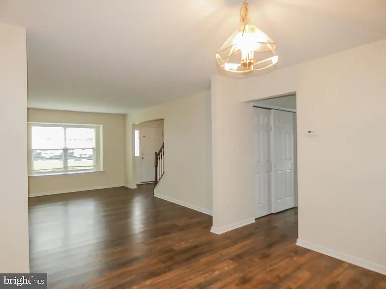 2105 Lexington Mews — Photo 22