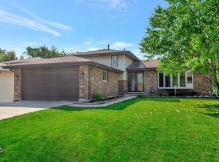 7030 Foster Rd, Downers Grove, IL 60516