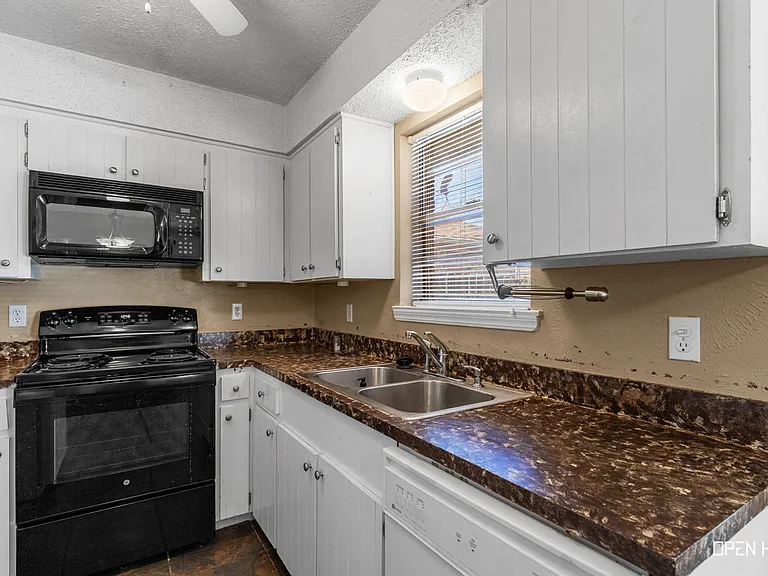 216 Dirks Dr — Photo 12
