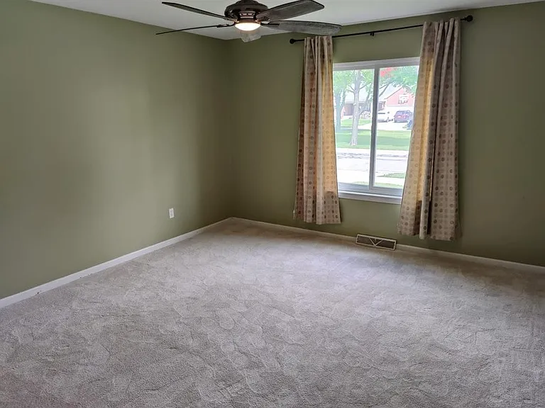 7251 Oakman Blvd — Photo 10