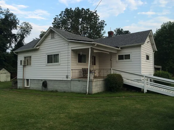 39 Amasa Ave, Triadelphia, WV 26059
