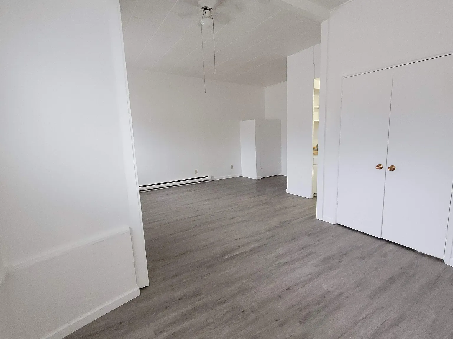 Studio, 430 sqft, $950 — Photo 3