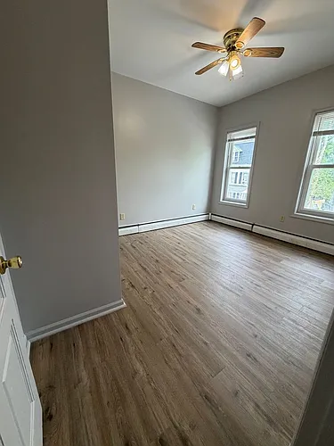 225 Front St Photo 1