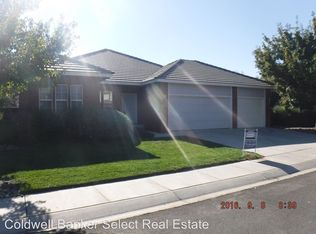 321 Bayhill Cir, Dayton, NV 89403
