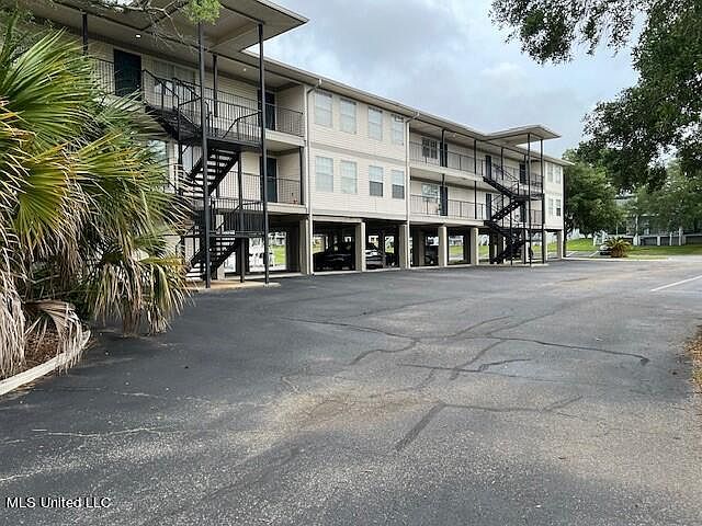 1st image of 3230 Cumberland Rd APT 213