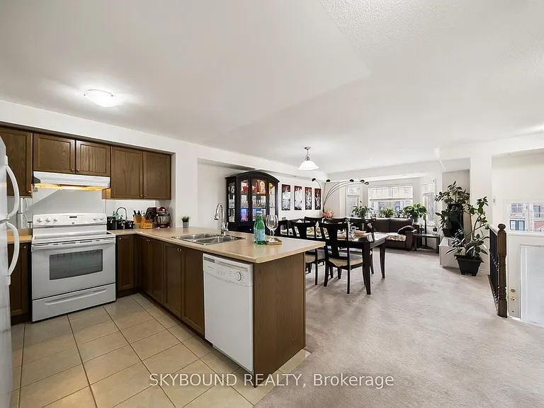 3375 Thomas St #13-14 — Photo 12