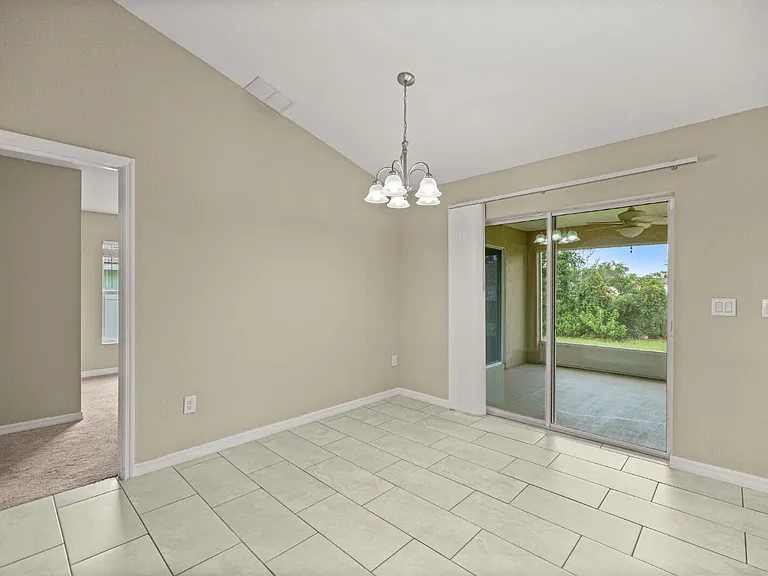 2598 SW 147th Pl — Photo 6