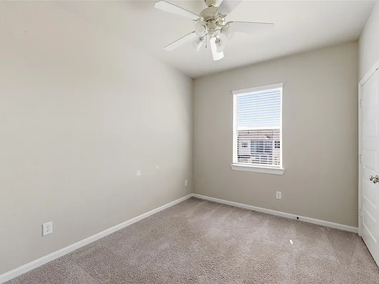 12006 Ridgewood Hill Dr — Photo 28