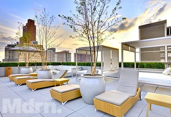 Rented by Mdrn Residential | media 9