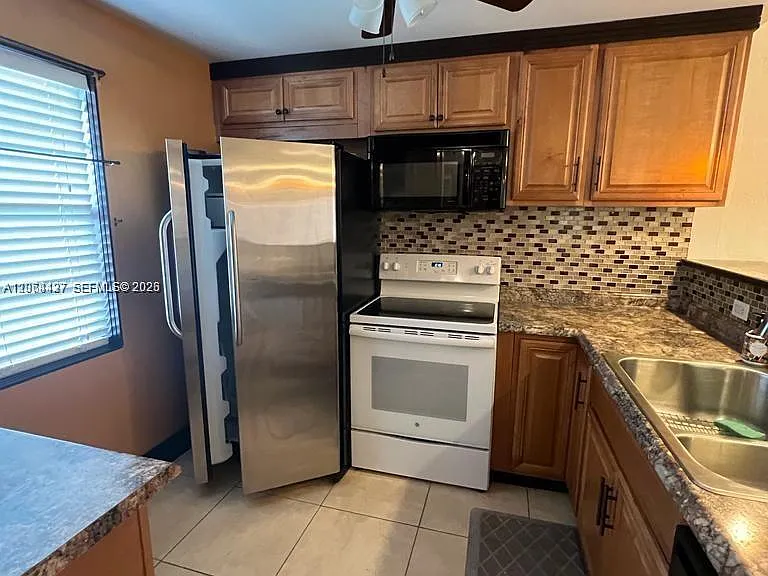 7305 NW 4th Pl #108 — Photo 4