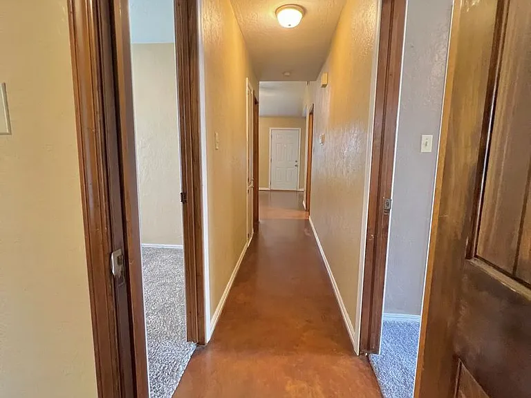 808 Peregrine Dr — Photo 16