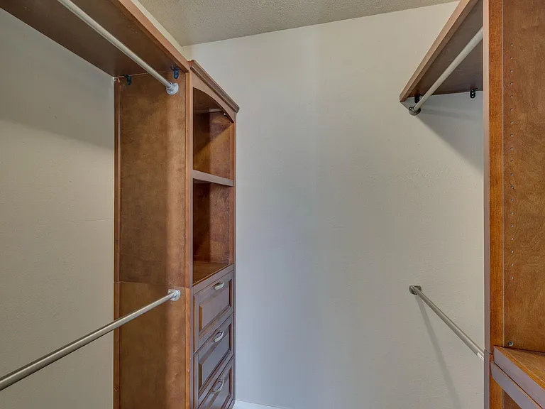 157 Harbor Dr — Photo 16
