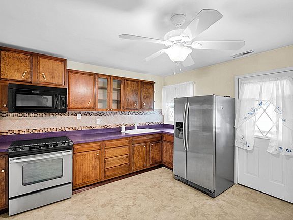 4th image of 5116 Warren Dr