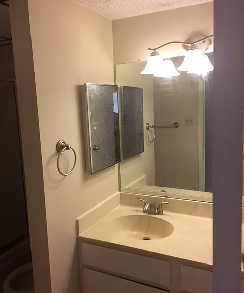 7092 N Holiday Dr — Photo 9