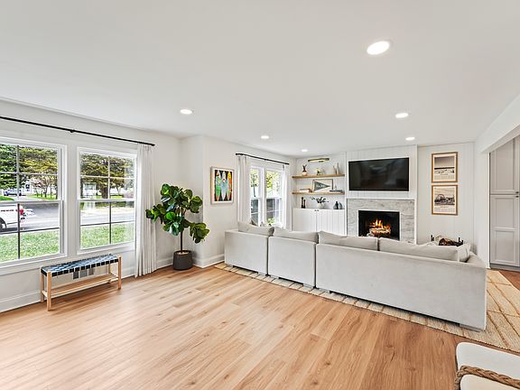 3rd image of 2156 Terrace Pl