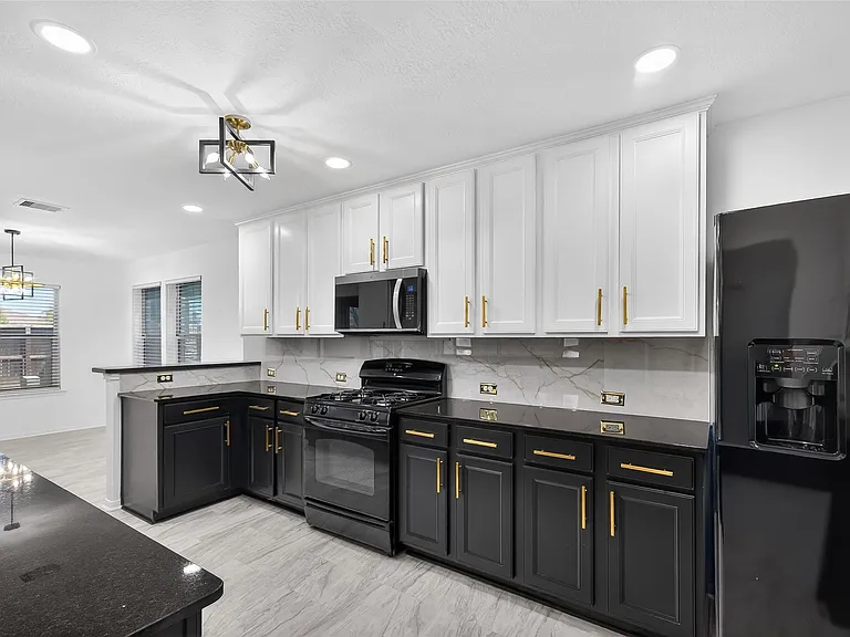 15807 Sonoma Park Dr — Photo 13