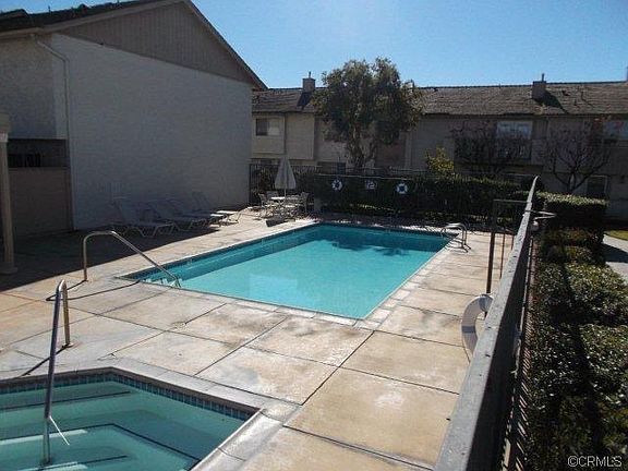 5th image of 11360 166th St Unit 10