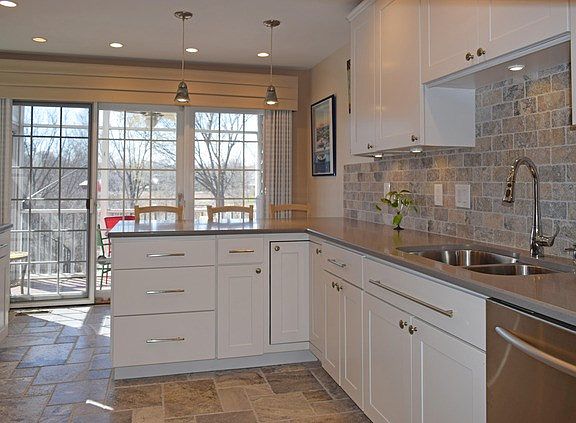 5th image of 984 N Glenview Ct
