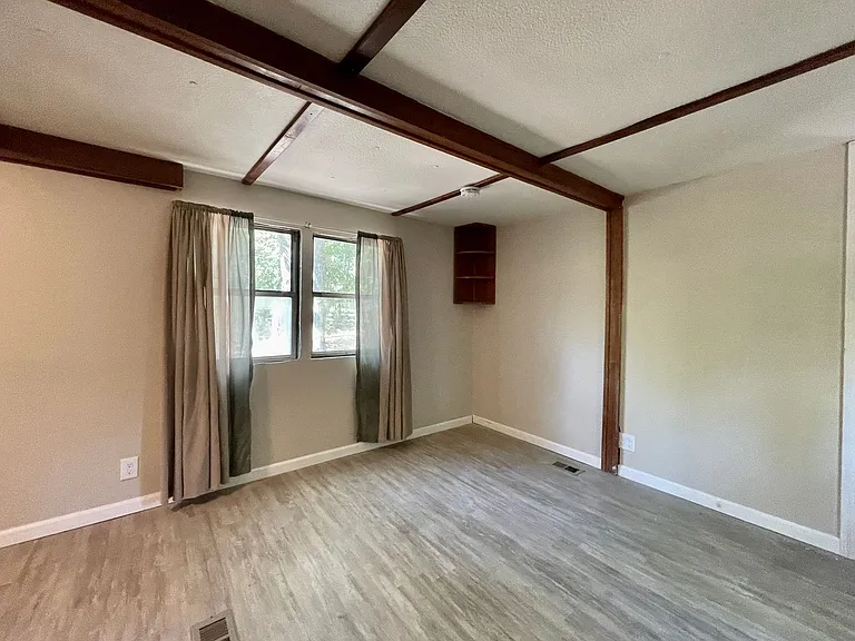 7625 Joseph St — Photo 4
