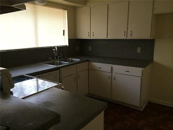 3rd image of 11652 Flatrock Crossing Cir #B