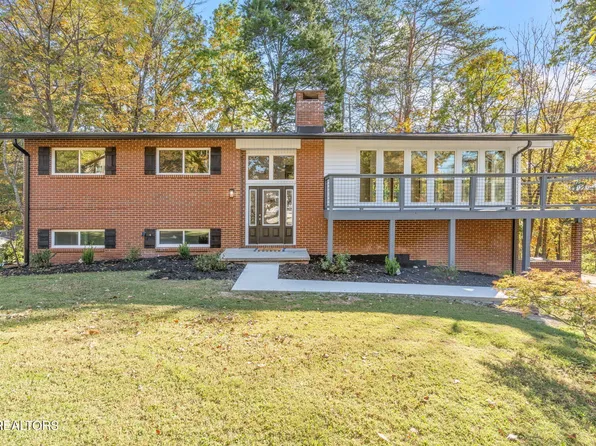 110 Clark Ln, Oak Ridge, TN 37830