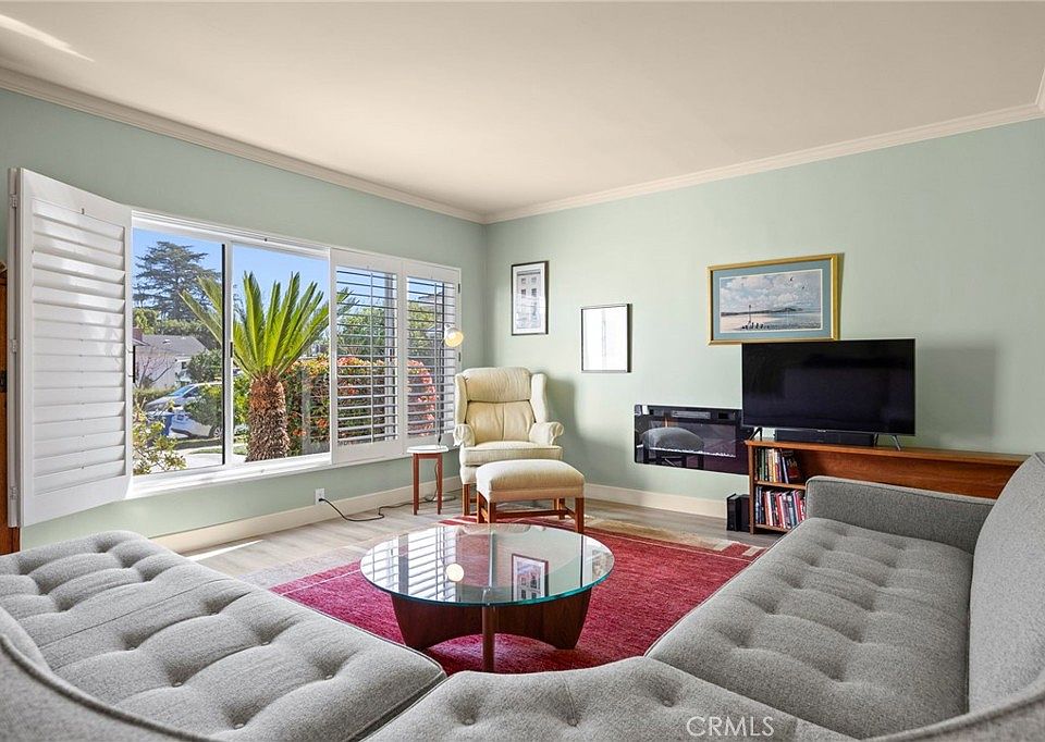 1st image of 4335 Sunnyslope Ave