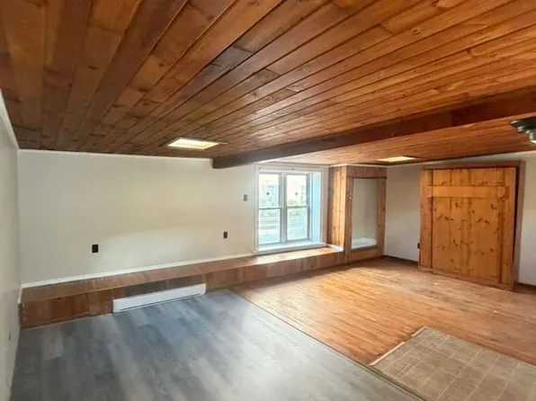 2142 5th Ave, Troy, NY 12180