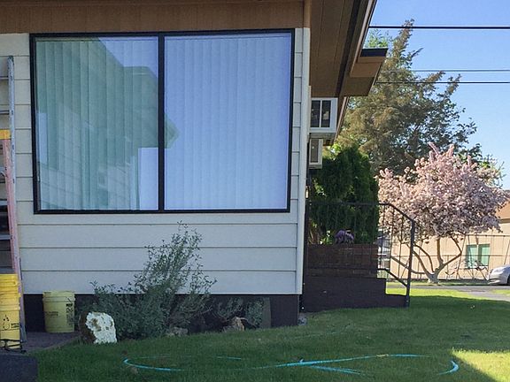 3rd image of 1025 W Lakeside Dr