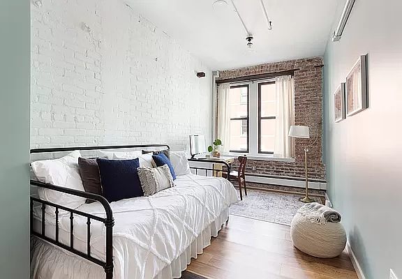 4th image of 10 Leonard St APT 5NW