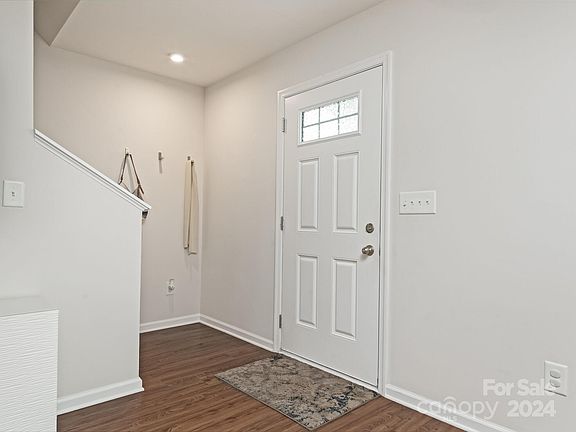 3rd image of 6911 Marissa Ln