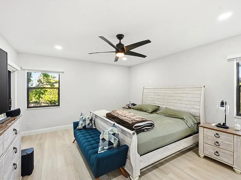 10775 Waterberry Dr — Photo 15