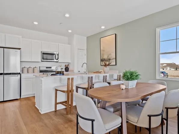 9030 Remington Way, Saint John, IN 46373