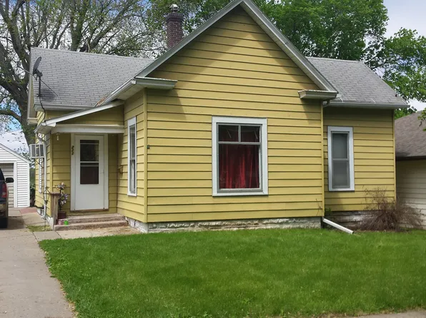 211 Center St, Manning, IA 51455