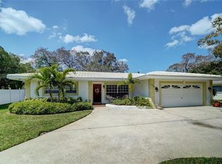 1722 Meredith Ln, Belleair, FL 33756
