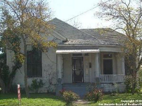 3rd image of 1110 S Hackberry St