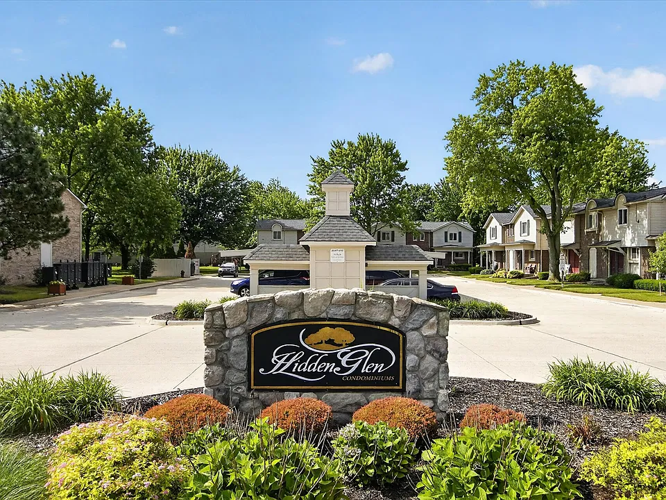 2037 E Franklin Dr