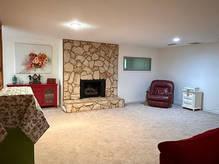 7135 Cosgrove Dr — Photo 9