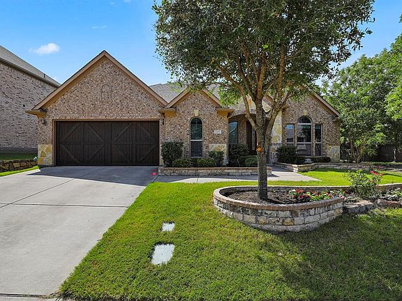 2nd image of 213 Oak Point Dr