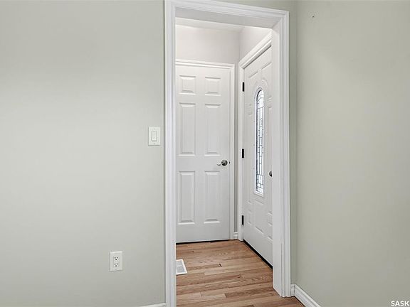 3rd image of 303 College AVENUE