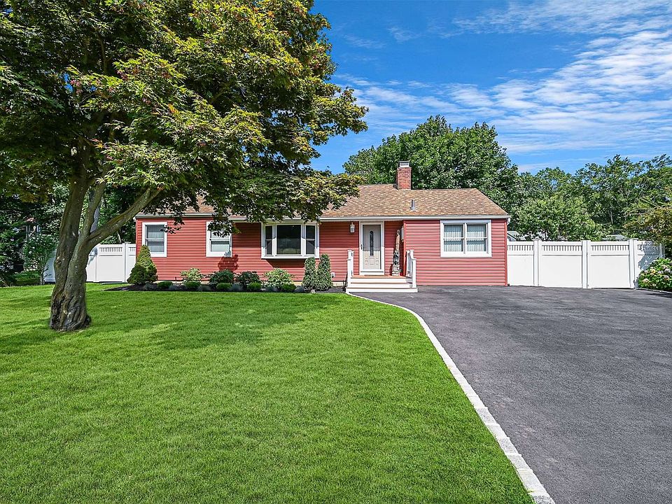1st image of 40 Belle Terre Ave
