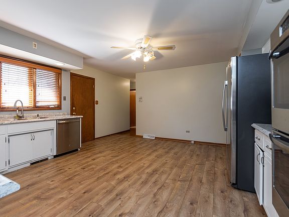 5th image of 7609 Sequoia Ct